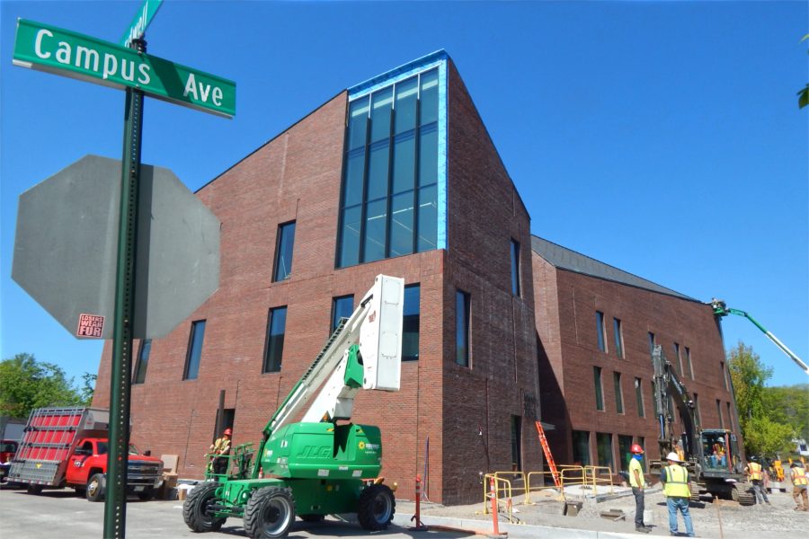 Look, Ma — no fence! A view of the science center from the intersection of Bardwell Street and Campus Avenue. (Doug Hubley/Bates College)