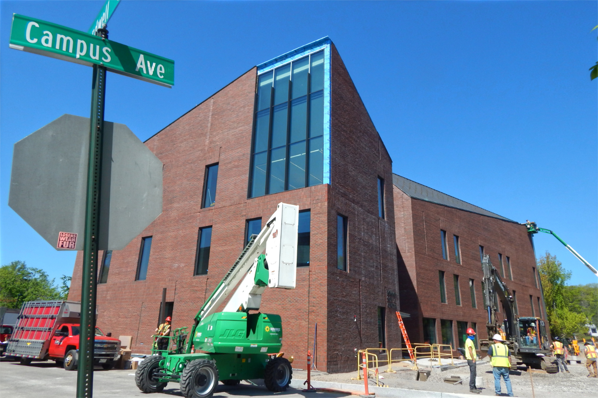 Look, Ma — no fence! A May 17 view of the science center from the intersection of Bardwell Street and Campus Avenue. (Doug Hubley/Bates College)