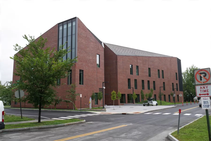 The Bonney Science Center seen from in front of Chase Hall on Aug. 23, 2021. (Doug Hubley/Bates College)