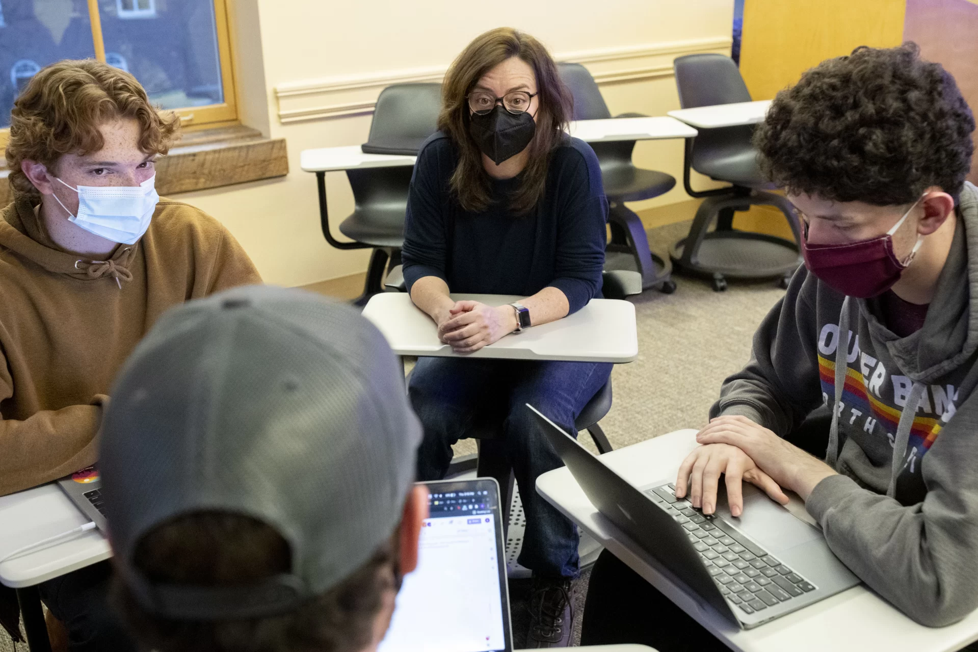 Professor of History Karen Melvin teaches  the course “The Spanish Inquisition” in Roger Williams 315 on Thursday, Dec. 2, 2021.

Now, thanks to a first-of-its-kind website co-founded by Bates Professor of History Karen Melvin, you can read all about the inquisition of Don Miguel de Zaragoza, an 18th-century silversmith accused of wearing unsensible shoes, as well as other cases of the Spanish Inquisition.

Melvin’s website, “Reading the Spanish Inquisition,” is distinctive for displaying source materials in three different formats: images of original Inquisition documents; text transcriptions into Spanish; and English text translations prepared by scholars.