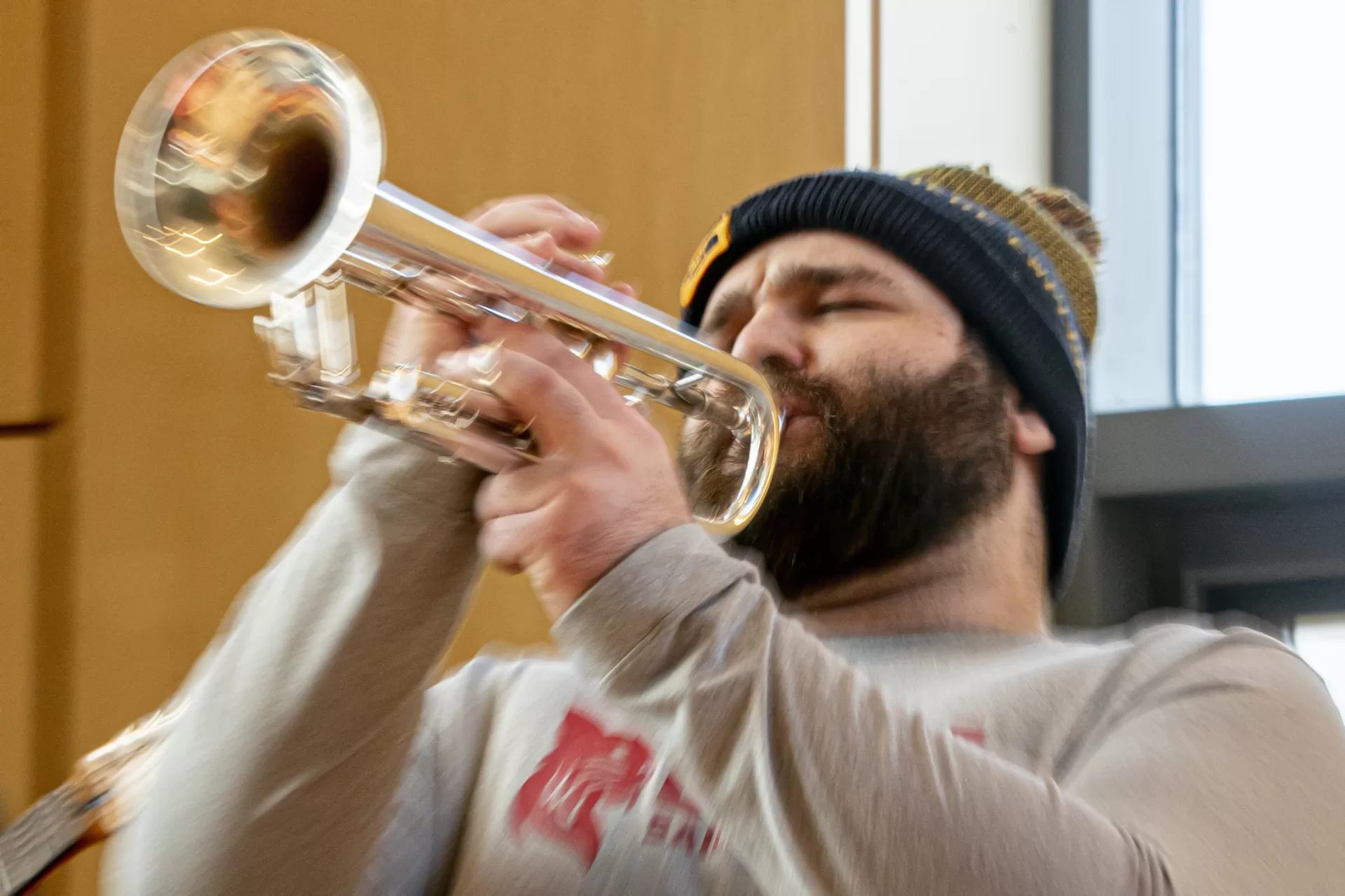 Glass of Water kicked off the 2022 Bates Film Festival with a sweet, funky, bluesy (you name it) set in the Fireplace Lounge in Commons earlier this evening.Fans gathered to listen as they sipped cider and munched on popcorn (think movies) to launch the six-day festival, held March 29-April 3 2022 in Lewiston and Freeport.The 2022 @batesfilmfestival, produced in a single semester by students in Jon Cavallero’s course “Film Festival Studies,” begins tonight with a 7 p.m. screening of “The Worst Person in the World.”For more information on this free festival, click the link in our bio.The musical ensemble featured Tom Linkas ’22 on keyboards, Nick Clifford from University of Maine-Orono on drums, Michael Ratsimbazafy ’22 on bass, Ben Clifford of Colby on guitar, Dylan DiSunno ’22 on trumpet, Sam Hall, a Brunswick high school student on saxophone, and vocalists Nana Baffoe ’22 and Izzy Eichenbaum ’21.