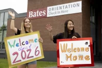 Move-In Day scenes on Aug. 31, 2022, as members of the Class of 2026 arrive on campus with their families.OWLS Linnea Selendy ’23 and Eva Wu ’25 greet arriving students and their families as they pull up in their vehicles on the Alumni Walk side of Commons.