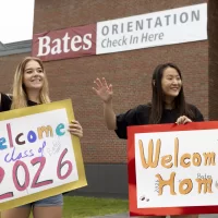 Move-In Day scenes on Aug. 31, 2022, as members of the Class of 2026 arrive on campus with their families.OWLS Linnea Selendy ’23 and Eva Wu ’25 greet arriving students and their families as they pull up in their vehicles on the Alumni Walk side of Commons.