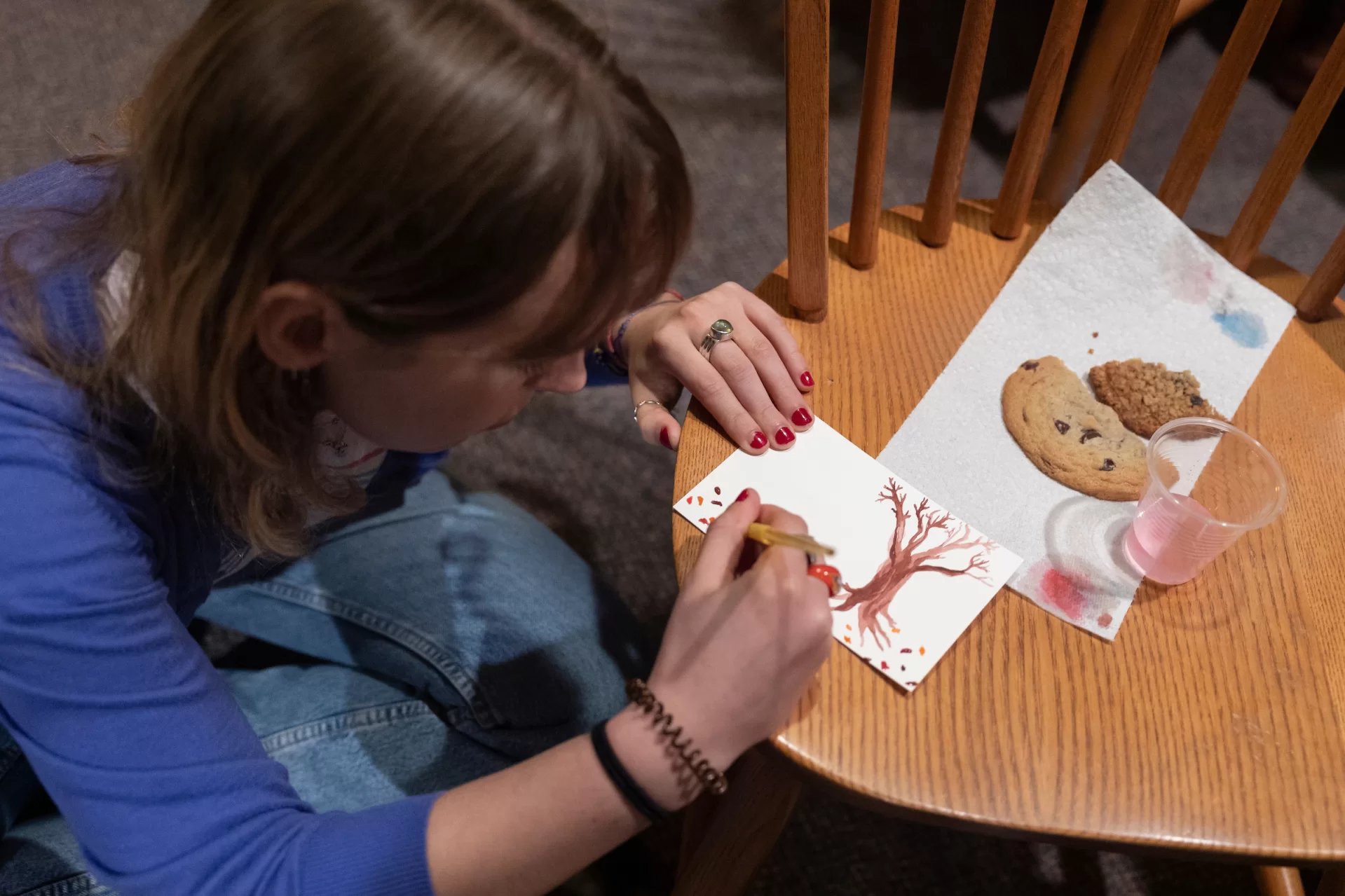 Riley Baker ’26 of Northfield, Ill., painting tree watercolor and cookiesWatercolors and ThanksWatercolors and writing thank you notes to those who are special to us!WhenMonday, November 14th, 20227:00pm (until 8:30pm)WhereRoss House, The Ronj Coffee House 100 - ThunderdomeFor More InformationRaymond Clothier (Multifaith Chaplaincy)rclothie@bates.edu