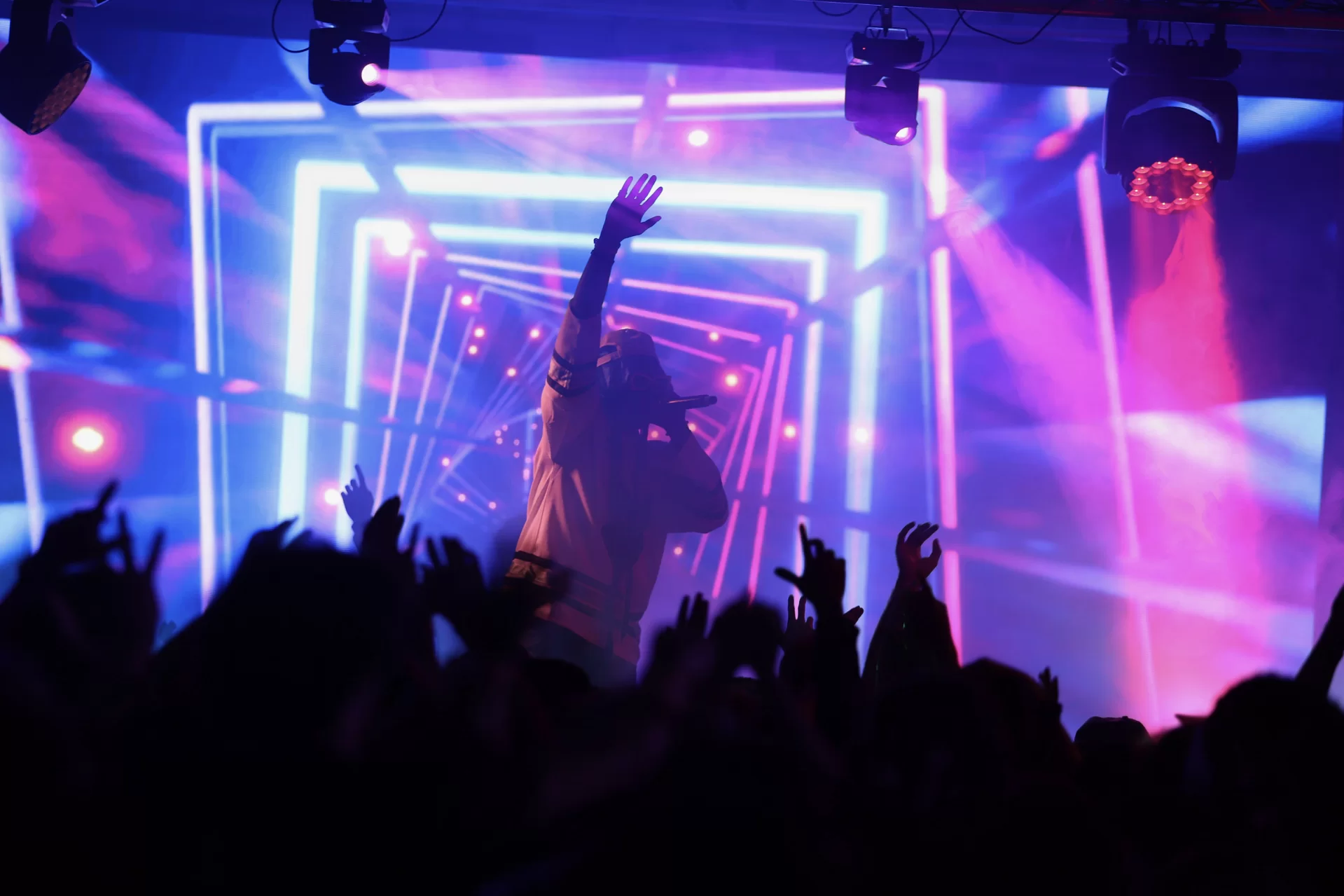 Student performers such as uchethechompman (Uche Anwanyu ’25), DJ Drod (Daniel Rodriguez ’24) and MAVY (Mavy Ho ’26) took the stage at BatesChella on Sept. 23, 2023. Set in the Bardwell Tent from 9 p.m. to 1 a.m., BatesChella also offered food, a photo booth, and an inflatable slide.
Photography by Carly Phillpot '27
The BCO photographer, a first-year student from Centennial, Colo.,, says: "From a first year perspective, I loved how vibrant everyone was. Whether students came straight from doing homework or other social gatherings, they provided so much energy for the student artists to feed off of. It felt like a really happy environment in the midst of academic work, and it as a lot of fun!"
9466, 9672, 9789: Uche
9817: Daniel
9933: Mavy