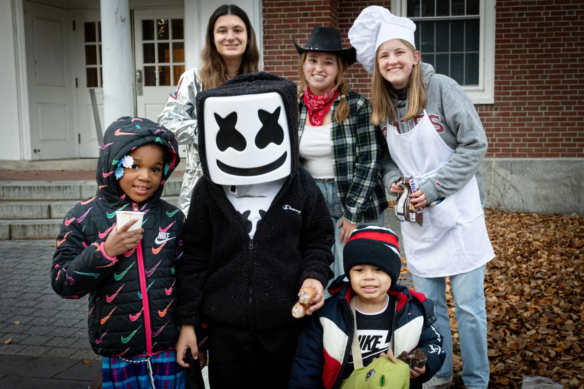 Last night was a sweet treat.

The kids had an absolute blast and we think the trick-or-treaters had fun too. Thanks to the @batesharward Center, the City of Lewiston (@officiallewistonme), and The American Red Cross for helping us host such a special event for our community. We could see on our students' faces how healing it was to help bring some joy to our beloved city and home.


President Garry W. Jenkins and his husband Jon Lee also joined in on the fun helping Bates students hand out the many pieces of candy made available at the event.

We also want to thank all the families for coming out and sharing your Halloween with us.