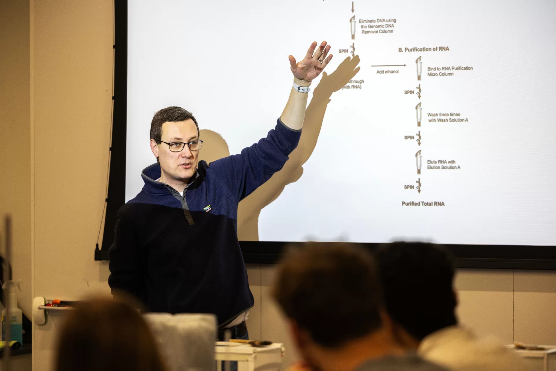 Moments from Lab-Based Biological Inquiry Cellular Neuroscience taught by Martin Kruse, associate professor of biology and neuroscience, in Bonney Science Center Room 370 on January 25, 2024. (Theophil Syslo | Bates College)