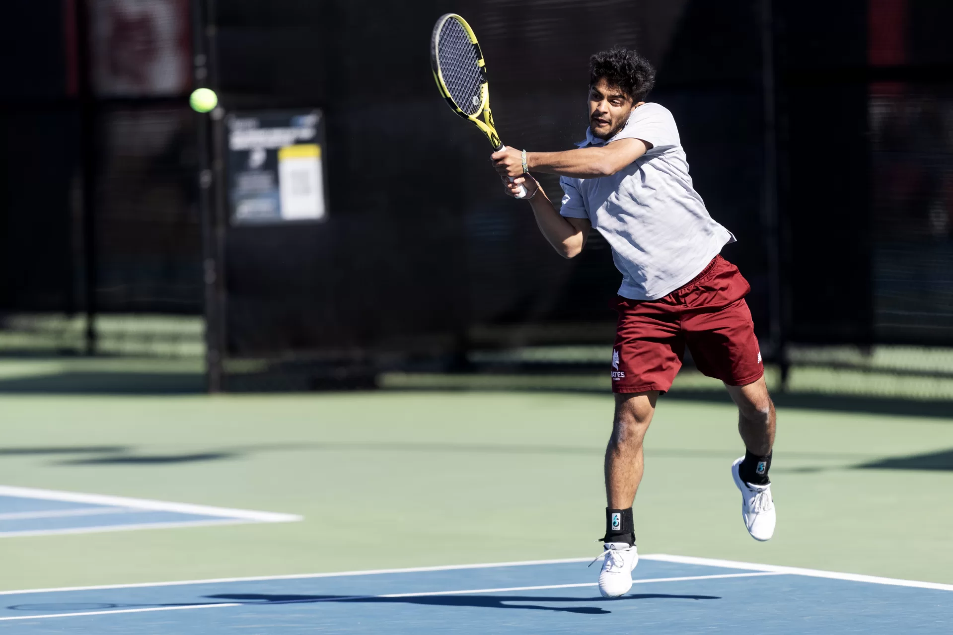 Bates College Men’s tennis team hosts Endicott on April 23, 2024. (Bates College | Theophil Syslo)