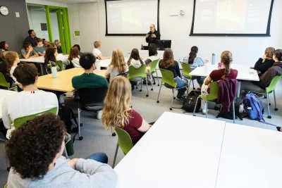 Moments from neuroscientist Peter Strick's seminar in Bonney Science Center on September 30, 2026.(Theophil Syslo | Bates College)