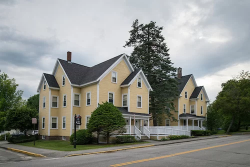 Whittier House Exterior Photo