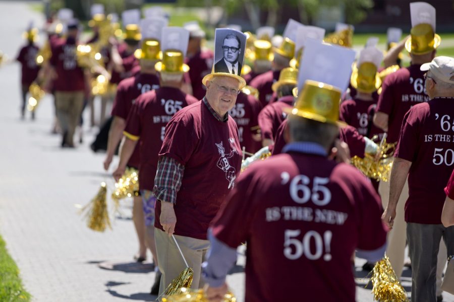 Alumni Parade
Show your class spirit in the Alumni Parade. March, ride, or dance through a crowd of cheering Bates alumni and guests.
Historic Quad and Alumni Walk