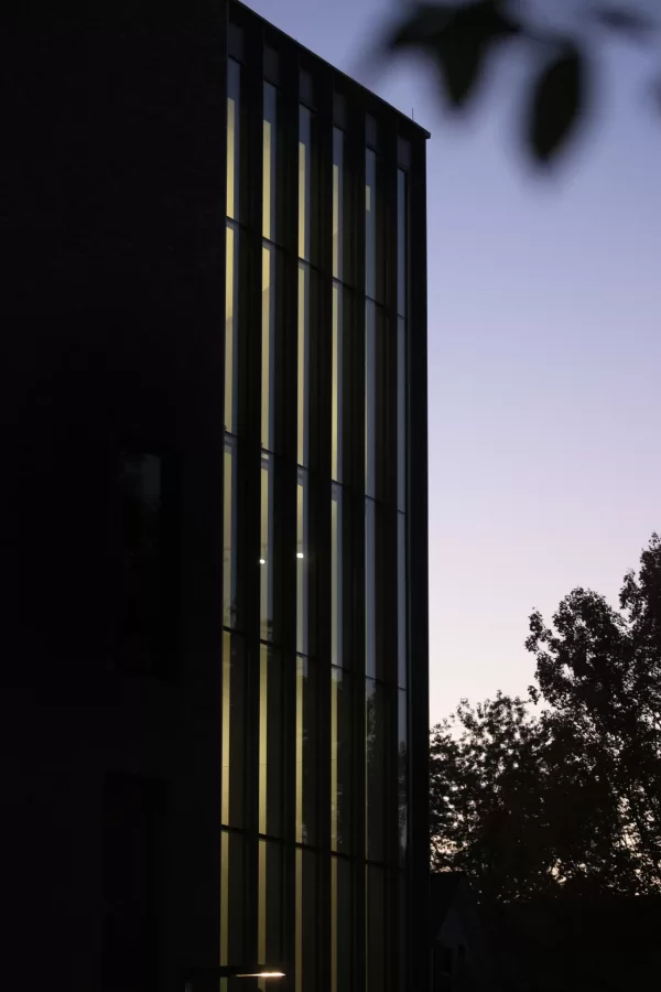 Scenes around campus at dusk on Oct. 7, 2021

Bonney Science exteriors